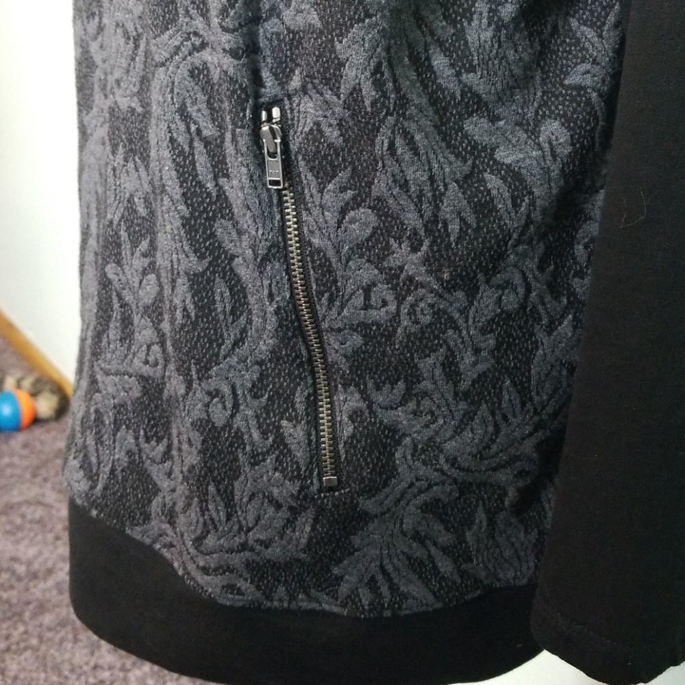 Sweater - Picture 2 of 4